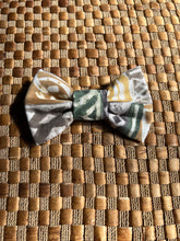 Load image into Gallery viewer, Gold Leaf Bow Tie
