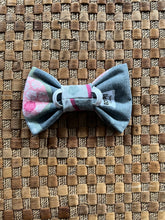 Load image into Gallery viewer, Pink and Grey Flower Print Bow Tie
