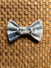 Load image into Gallery viewer, Grey Floral Print Bow Tie
