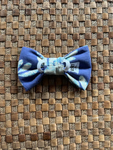 Load image into Gallery viewer, Purple Leaves Bow Tie
