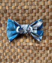 Load image into Gallery viewer, Blue Aqua Leaves Bow Tie
