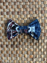 Load image into Gallery viewer, Blue Lauhala Bow Tie
