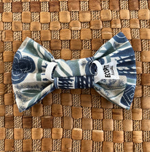 Load image into Gallery viewer, Pahoa Bow Tie
