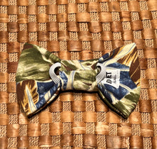 Load image into Gallery viewer, Panaewa Bow Tie
