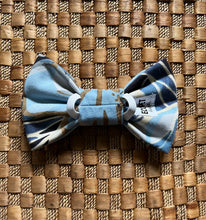 Load image into Gallery viewer, Kakaako Bow Tie
