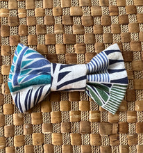 Load image into Gallery viewer, Puako Bow Tie
