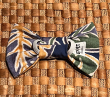 Load image into Gallery viewer, Kalo Leaf Bow Tie
