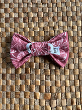 Load image into Gallery viewer, Orchid Lei Bow Tie
