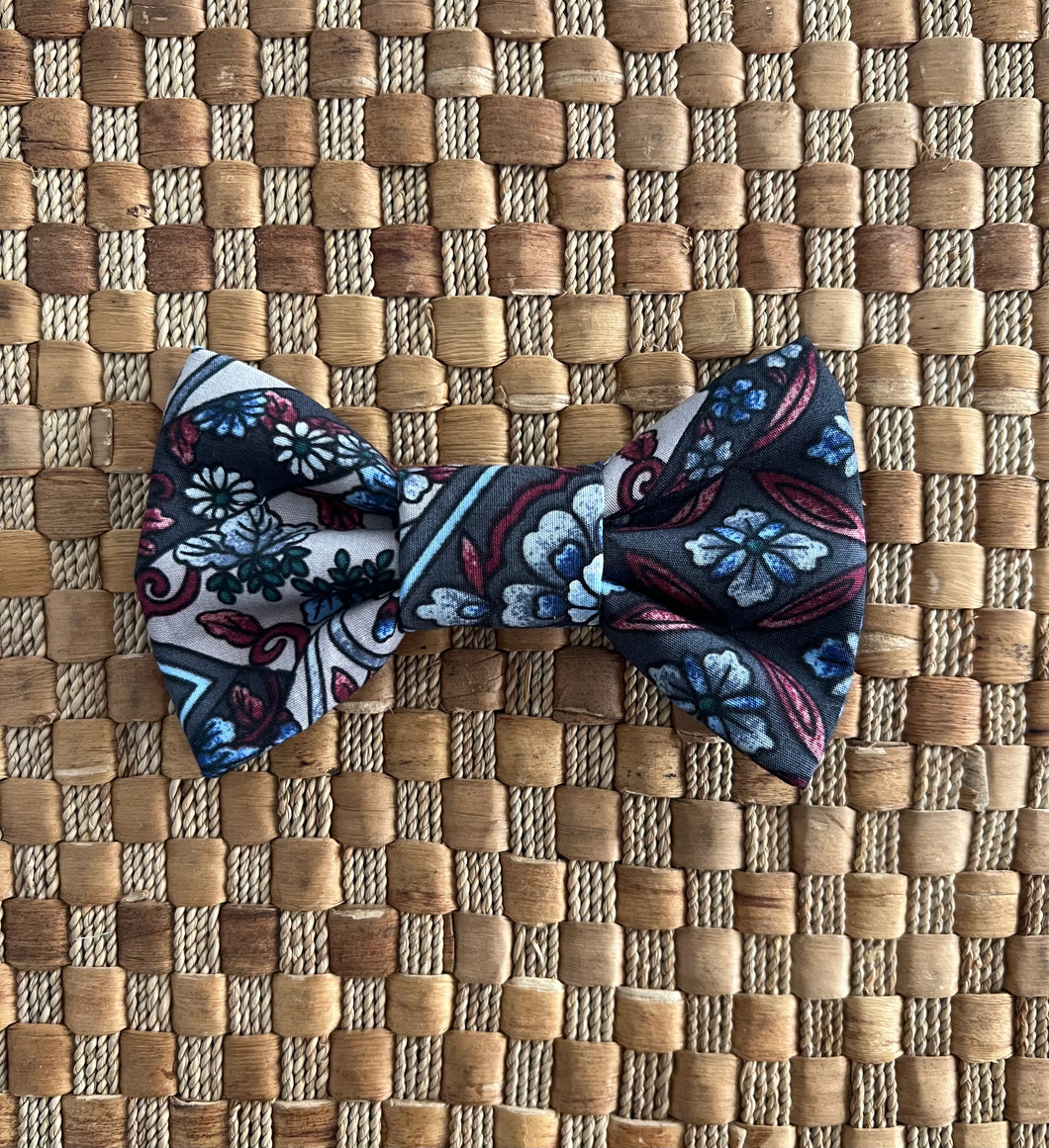 Kawaī Bow Tie